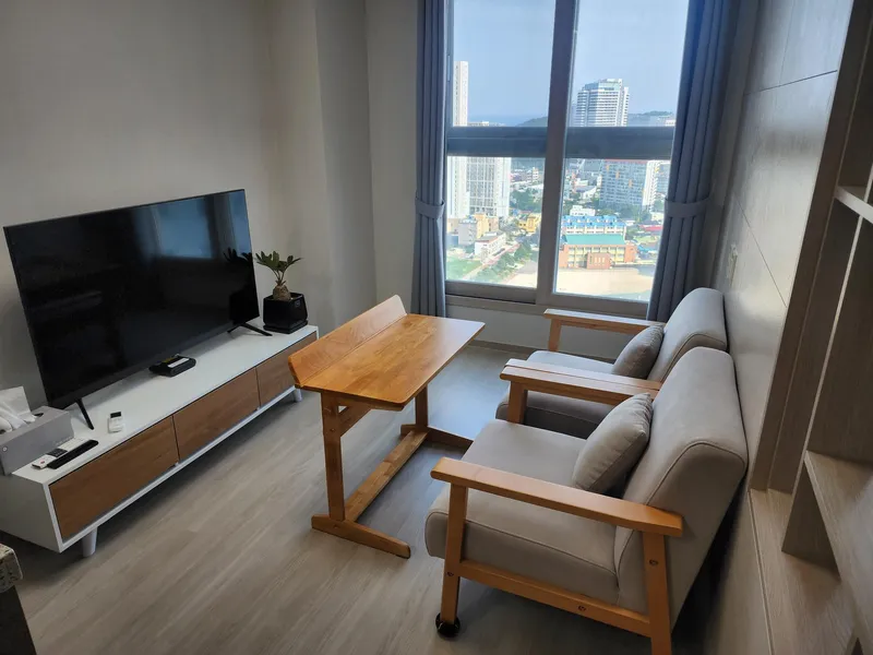 [Sokcho] Living room/room 25th floor ocean, city view apartment 7 minutes to Sokcho Beach, 3 minutes to E-Mart 45