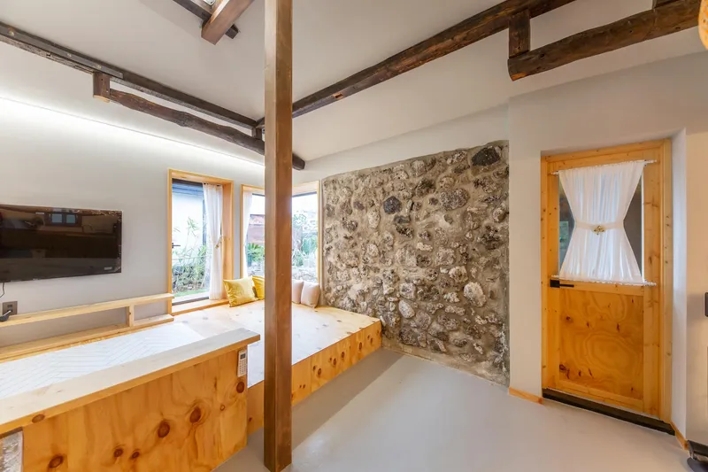 [Aewol, Jeju] Gu-eom-ri Dol-yeom-jeon Aewol Coastal Road, Jeju Dol-dam Old House, Independent Pine Tree House 11