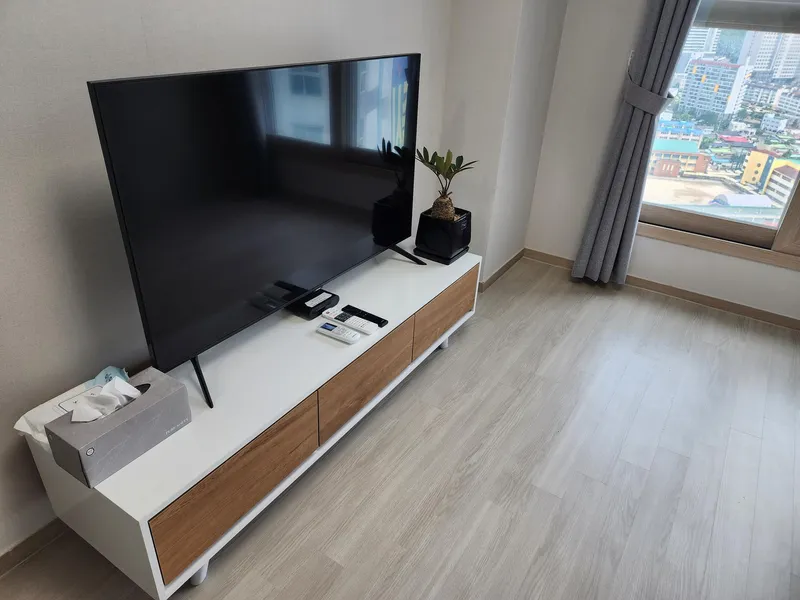 [Sokcho] Living room/room 25th floor ocean, city view apartment 7 minutes to Sokcho Beach, 3 minutes to E-Mart 4