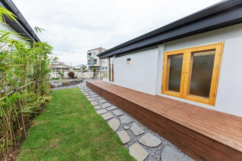 [Aewol, Jeju] Gu-eom-ri Dol-yeom-jeon Aewol Coastal Road, Jeju Dol-dam Old House, Independent Pine Tree House 51