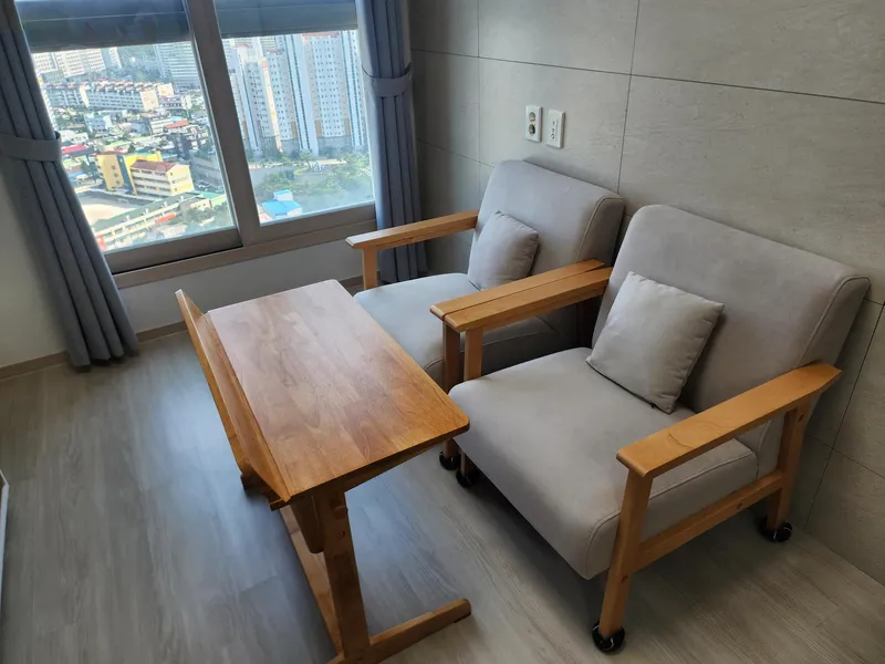 [Sokcho] Living room/room 25th floor ocean, city view apartment 7 minutes to Sokcho Beach, 3 minutes to E-Mart 44