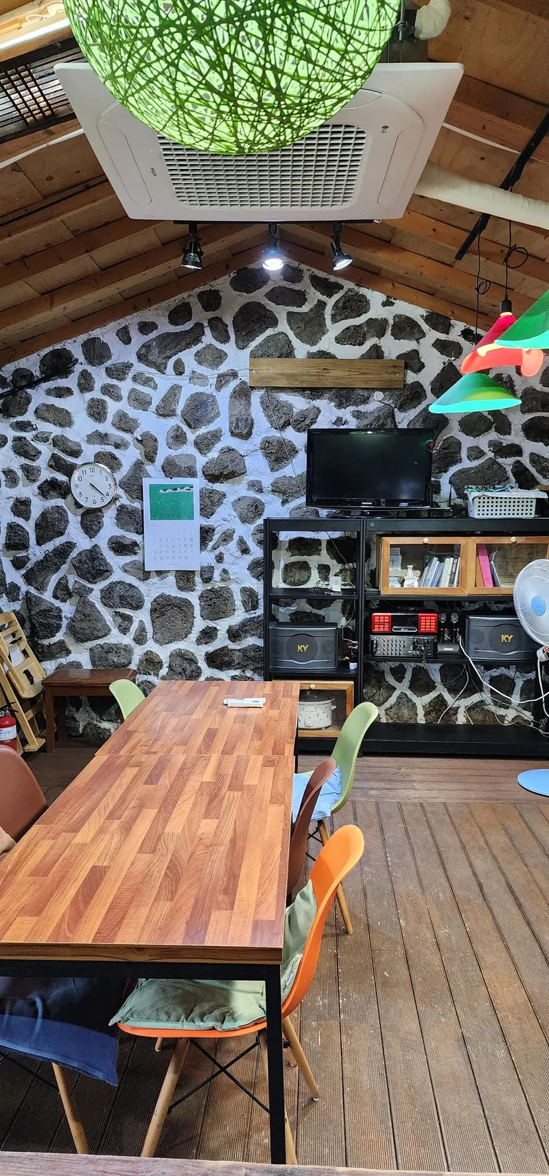 [Seongsan, Seogwipo] A cozy village with stone walls, orchards, and fields, Forumokchae (main house) 13