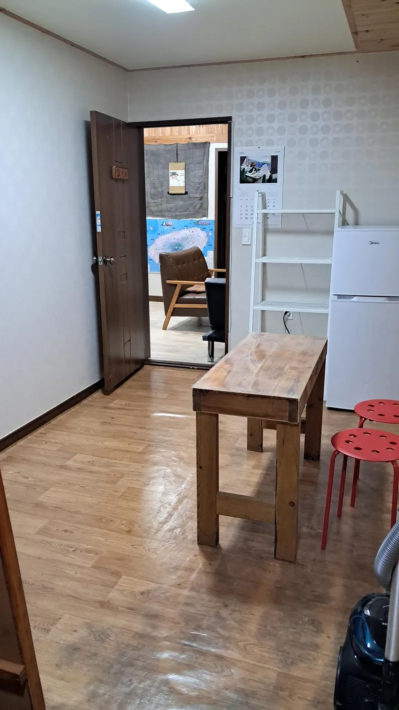 [Seongsan, Seogwipo] A cozy village with stone walls, orchards, and fields, Forumokchae (main house) 8