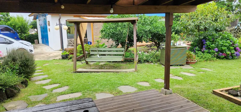 [Seongsan, Seogwipo] A cozy village with stone walls, orchards, and fields, Forumokchae (main house) 31