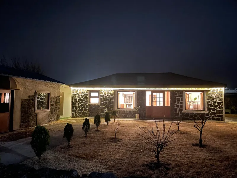 [Hallim, Jeju] Stone house with Geumosan #Two-room/Private Jacuzzi/High stone wall 36