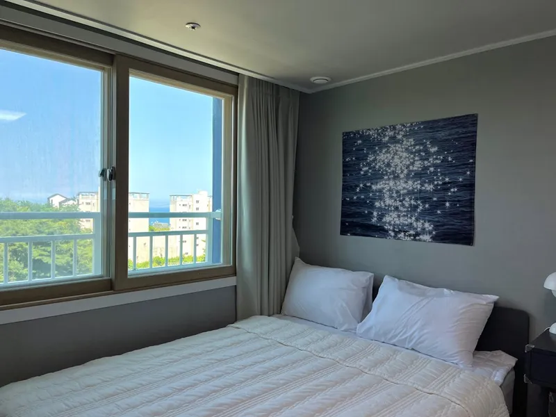 [Gangneung] Ocean view in a cozy space / Clean / 5 minutes walk from Sacheonjin Beach / Comfy Gangneung 2 3