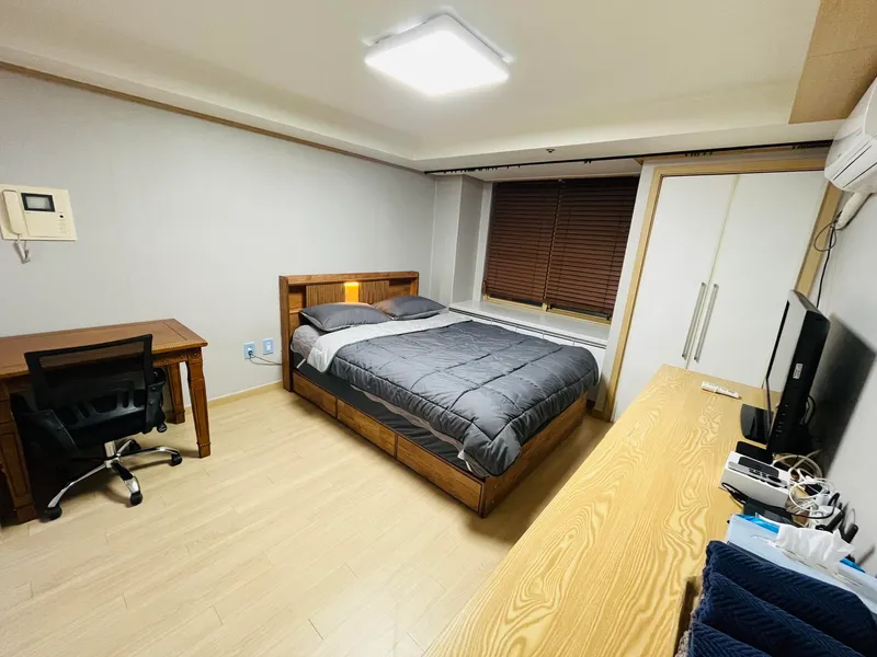 [Gangnam, Seoul] Fully-furnished officetel 2 minutes walk from Gangnam Station 2