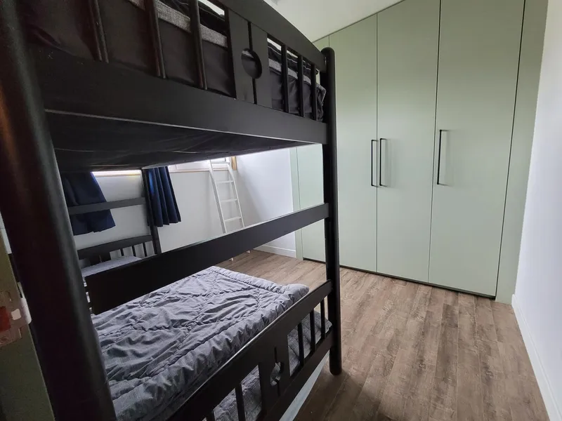 [제주 조천] 함덕해수욕장 도보15분 함덕대나무집 거실+투룸 2층 B 22