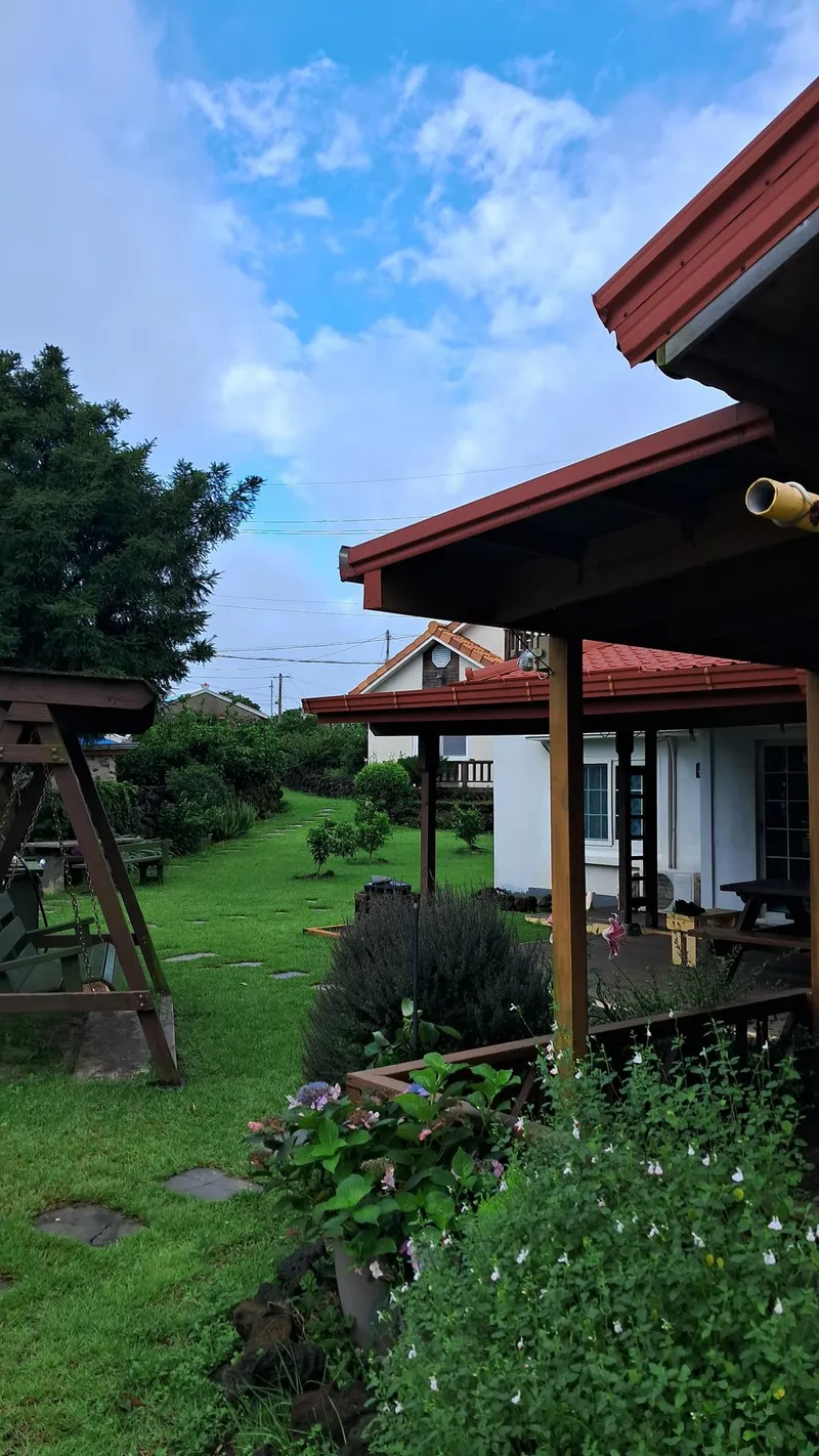 [Seongsan, Seogwipo] A cozy village with stone walls, orchards, and fields, Forumokchae (main house) 23