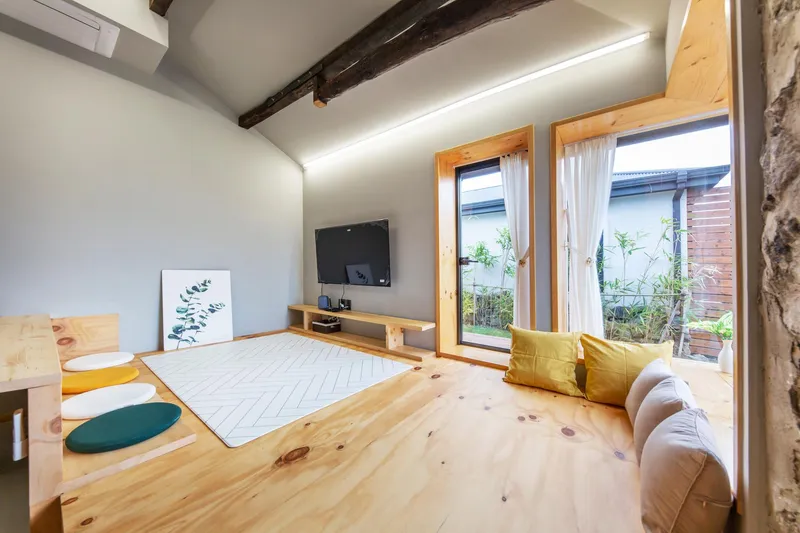 [Aewol, Jeju] Gu-eom-ri Dol-yeom-jeon Aewol Coastal Road, Jeju Dol-dam Old House, Independent Pine Tree House 16