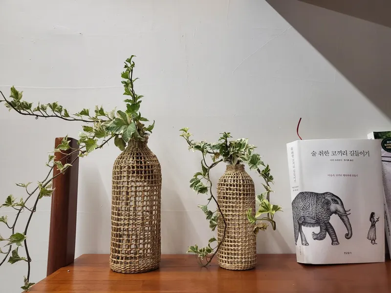 [Hallim, Jeju] A country stone house with a pretty yard and rafters 41