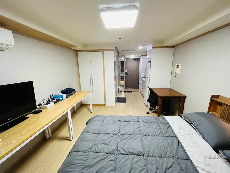 [Gangnam, Seoul] Fully-furnished officetel 2 minutes walk from Gangnam Station 3