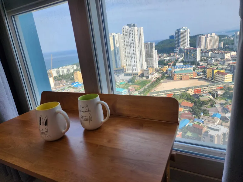 [Sokcho] Living room/room 25th floor ocean, city view apartment 7 minutes to Sokcho Beach, 3 minutes to E-Mart 48