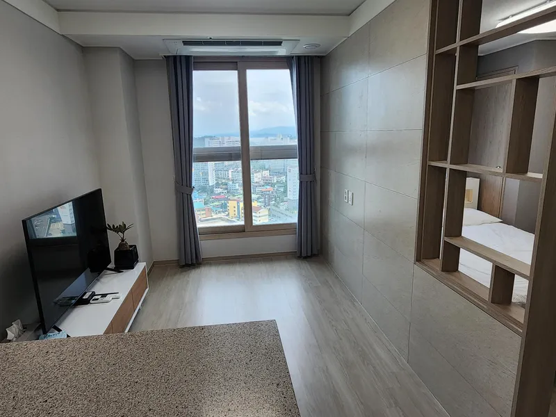 [Sokcho] Living room/room 25th floor ocean, city view apartment 7 minutes to Sokcho Beach, 3 minutes to E-Mart 7