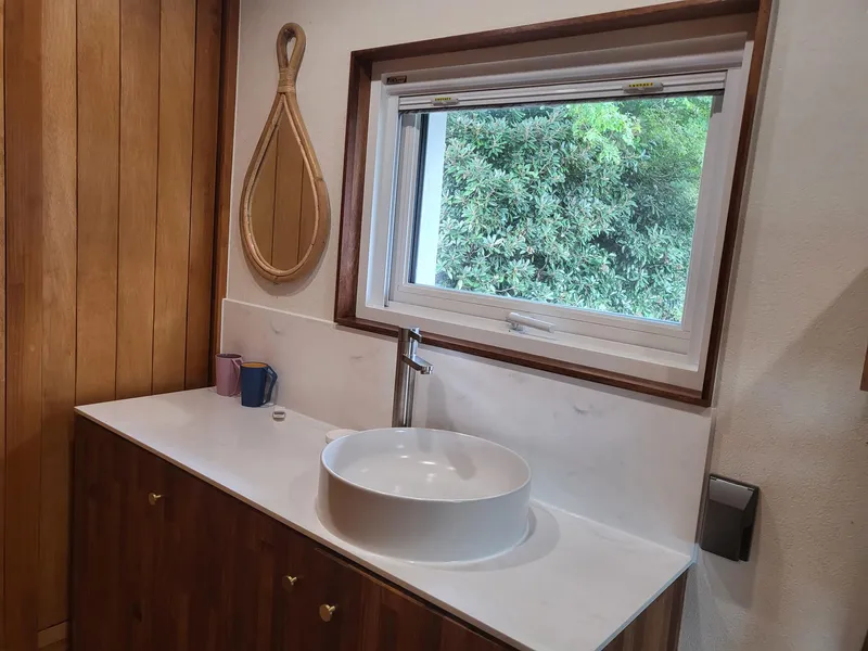 [Hallim, Jeju] A country stone house with a pretty yard and rafters 57