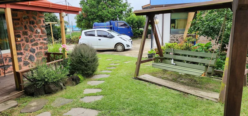 [Seongsan, Seogwipo] A cozy village with stone walls, orchards, and fields, Forumokchae (main house) 21