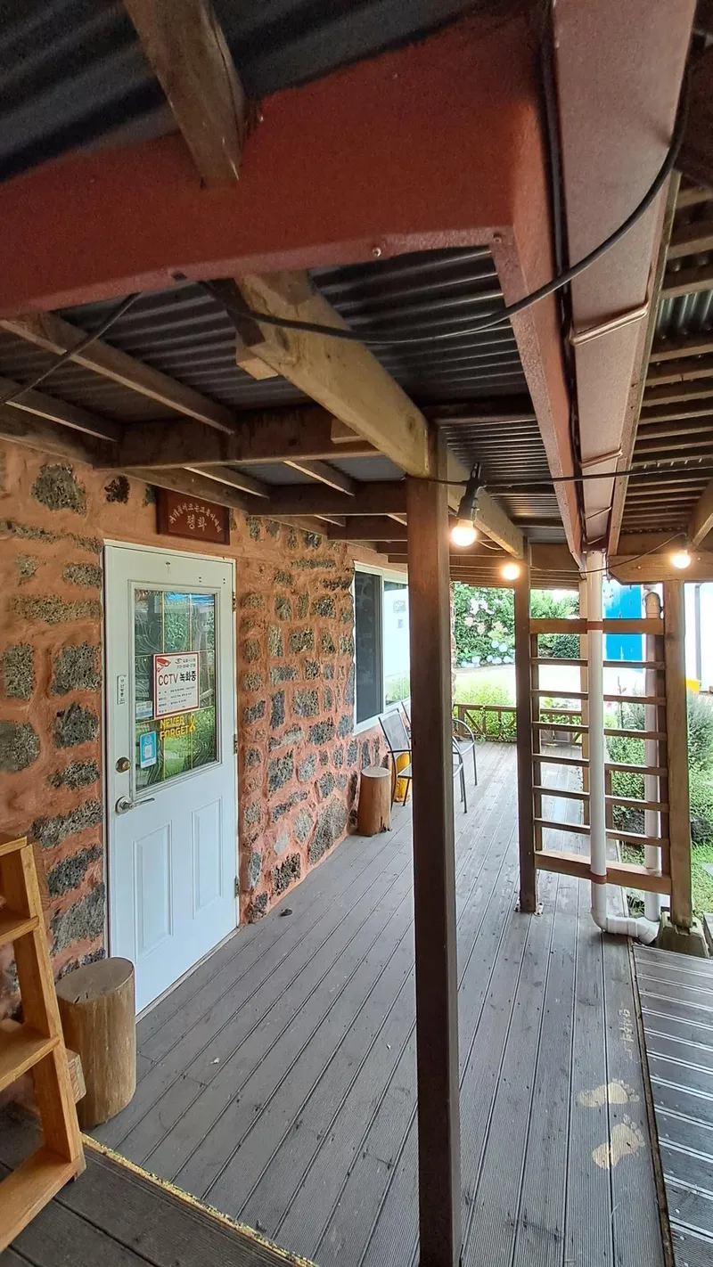 [Seongsan, Seogwipo] A cozy village with stone walls, orchards, and fields, Forumokchae (main house) 20