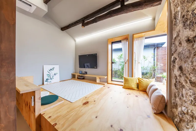 [Aewol, Jeju] Gu-eom-ri Dol-yeom-jeon Aewol Coastal Road, Jeju Dol-dam Old House, Independent Pine Tree House 15