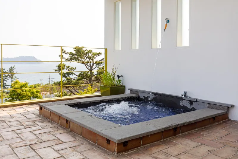 [Hogeun-dong, Seogwipo] New special price Ocean view two-room 3-story independent pension pool villa swimming pool Olle-gil A 26