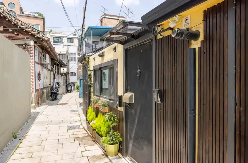 [Jongno, Seoul] Studio-type detached house in the palace district of Seochon in the middle of Sadamun 19