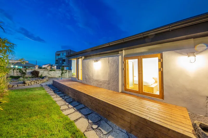 [Aewol, Jeju] Gu-eom-ri Dol-yeom-jeon Aewol Coastal Road, Jeju Dol-dam Old House, Independent Pine Tree House 57