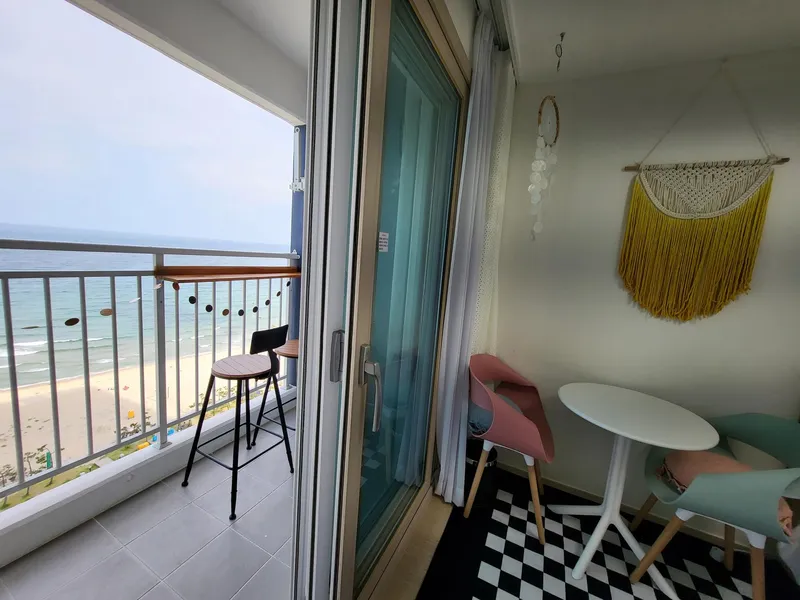 [Yangyang] E7-9 Front ocean view, bed sunrise, full option, high floor, quiet healing accommodation. Netflix provided 5