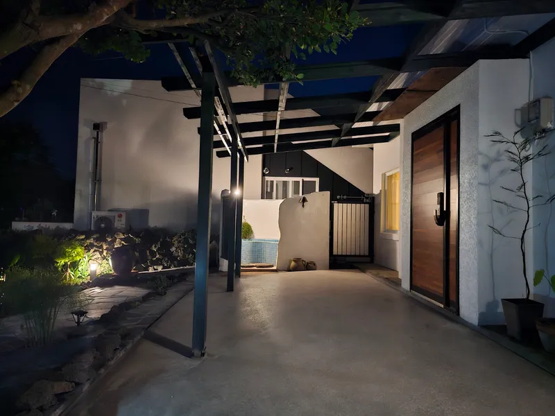 [Namwon, Seogwipo] Family room. Two-room. Private detached house located within the village. Pets allowed. Free guest access. 66