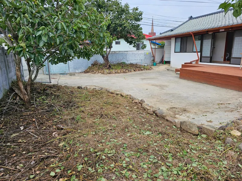 [Pohang] A quiet country house with an old persimmon tree in the yard and a large parking lot 11