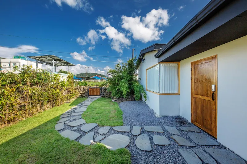 [Aewol, Jeju] Jeju Doldam Old House Bamboo House near Aewol Coastal Road, Gu-eom-ri Dol-yeom-jeon 60