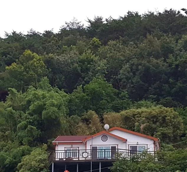 [경남 통영] 데크 넓은 오션뷰 투룸독채 26