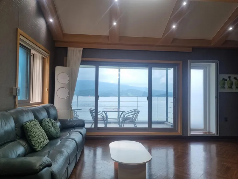 [Namhae] Ocean view, 2nd floor (pet-friendly) detached house with a garden and sea view 147