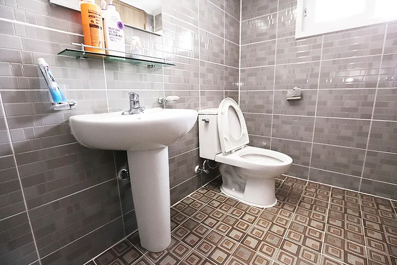 [Uljin] One-room pension right in front of the sea near Jiksan Port, Geoil-ri 6