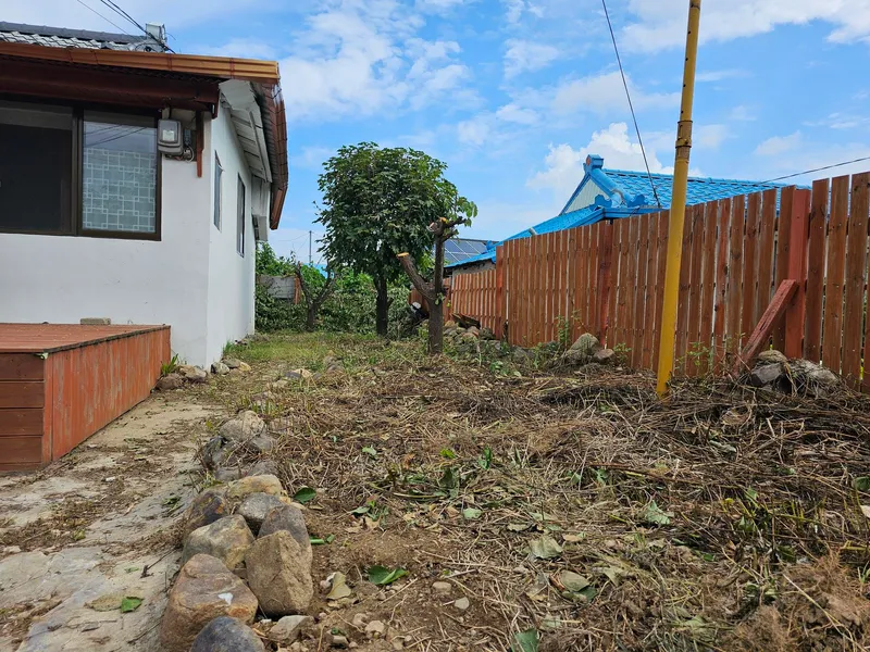 [Pohang] A quiet country house with an old persimmon tree in the yard and a large parking lot 14