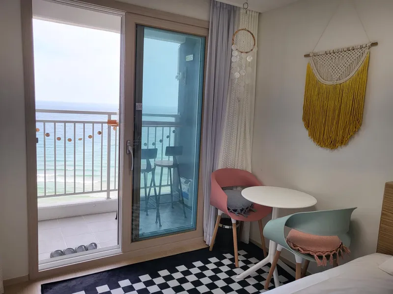 [Yangyang] E7-9 Front ocean view, bed sunrise, full option, high floor, quiet healing accommodation. Netflix provided 7