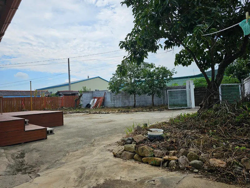 [Pohang] A quiet country house with an old persimmon tree in the yard and a large parking lot 17