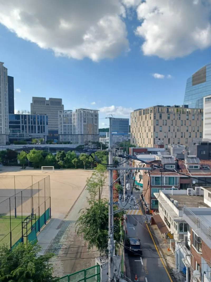 [Seocho, Seoul][Gangnam] Overwhelming location! 3 minutes from the station, large windows, 4 private bathrooms 6