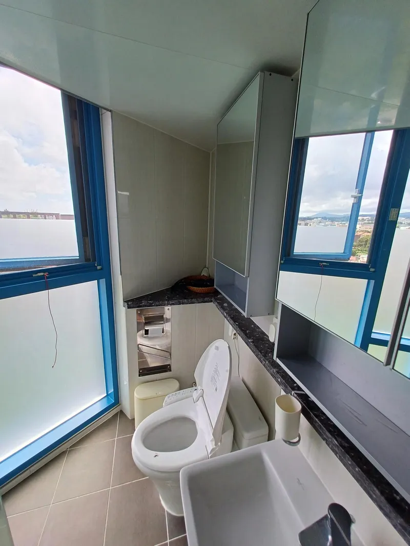 [Jungmun-dong, Seogwipo] Jungmun Ocean, Top Floor, Two Rooms, 1 Queen Bed, 1 Super Single, Ocean View, Suite Room 64