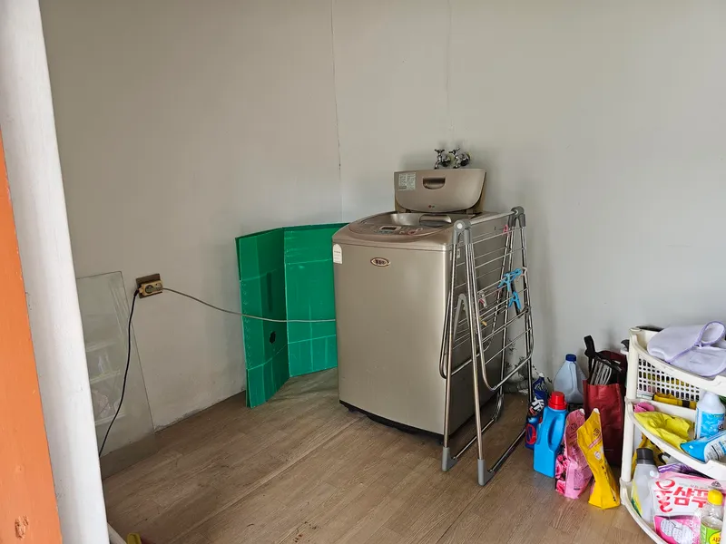 [Pohang] A quiet country house with an old persimmon tree in the yard and a large parking lot 18