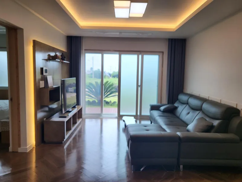 [Namwon, Seogwipo] 1st floor of a two-room country house with a stone wall and grass yard with a view of the ocean 9