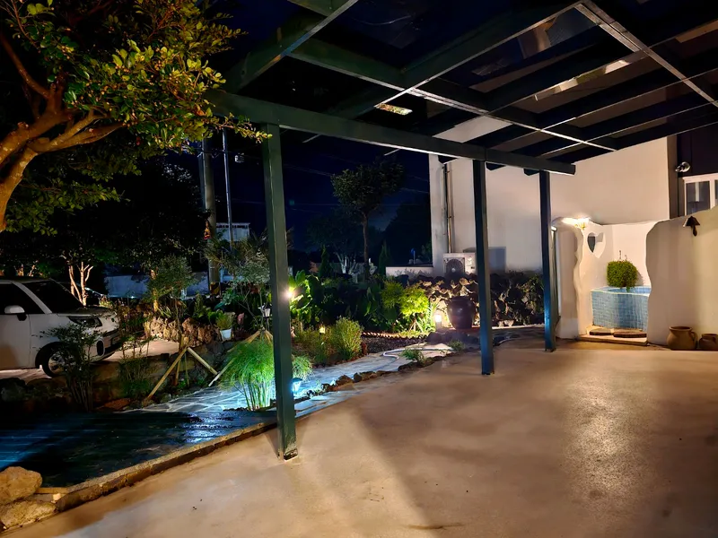 [Namwon, Seogwipo] Family room. Two-room. Private detached house located within the village. Pets allowed. Free guest access. 62