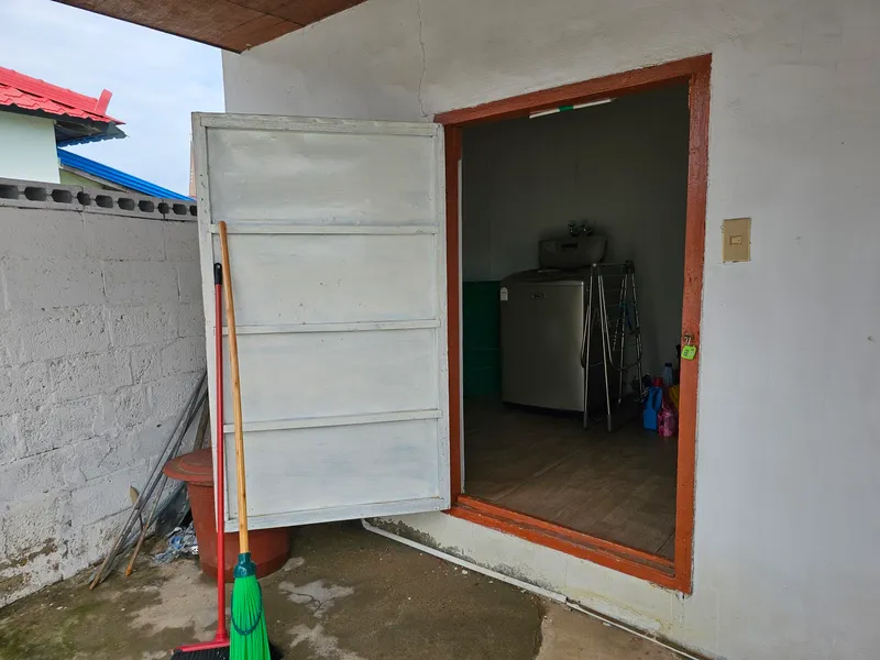 [Pohang] A quiet country house with an old persimmon tree in the yard and a large parking lot 19