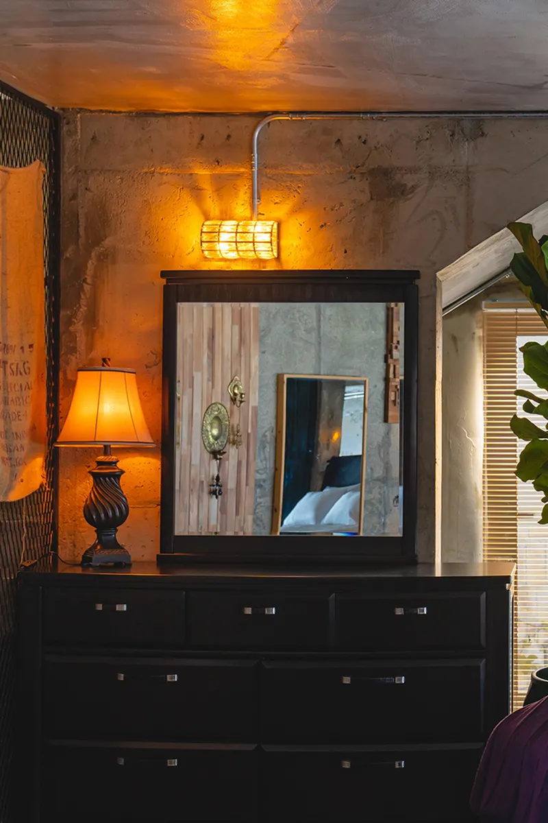 [Yeosu] Cocktail bar concept accommodation with a view of the night sea in the center of Yeosu Cafe Street 64