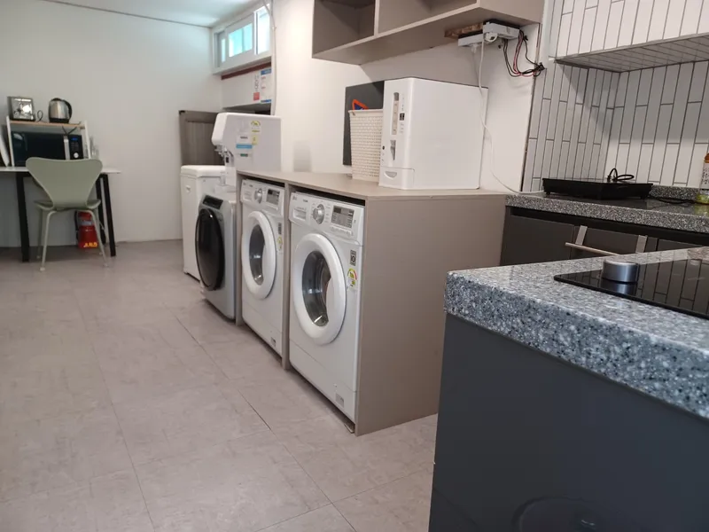 [Seocho, Seoul][Gangnam] Unrivaled Location! 3 minutes from the station, large windows, 52 private bathrooms 15