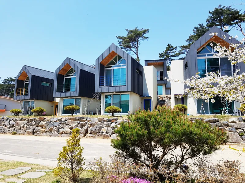 [충남 보령] 공기좋고 힐링하기좋은 넓은 정원 리조트형펜션 #스탠다드 B 14