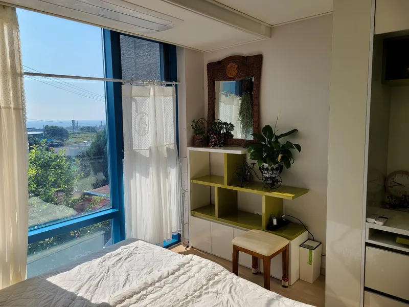 [Jungmun-dong, Seogwipo] Jungmun Tourist Complex Spacious One Room #Convenient Transportation #Two Beds 20
