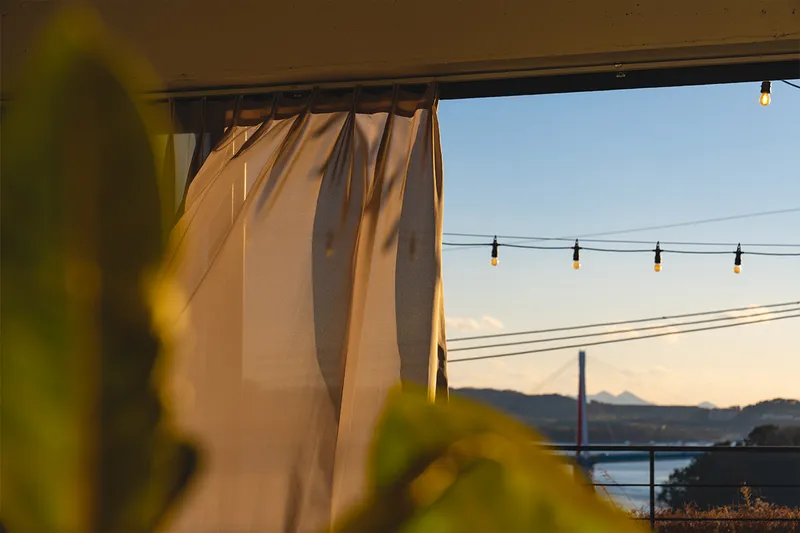 [Yeosu] Cocktail bar concept accommodation with a view of the night sea in the center of Yeosu Cafe Street 37