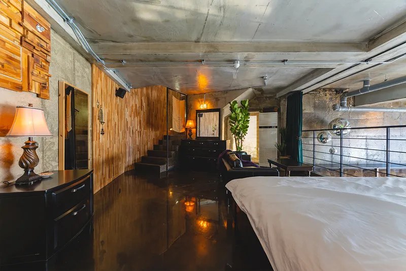 [Yeosu] Cocktail bar concept accommodation with a view of the night sea in the center of Yeosu Cafe Street 58