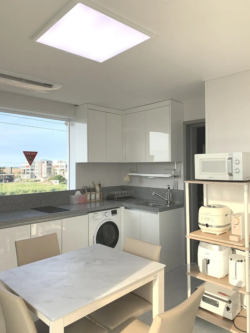 [Aewol, Jeju] A detached townhouse with a jacuzzi overlooking the nearby sea, coastal road 1 89