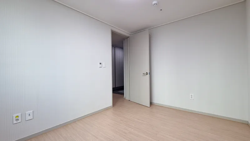 [Gimhae] Fully Furnished Private Apartment New! Newly Built 31 Pyeong #3 Bedrooms 2 Bathrooms Hotel-Class #Parking #Brand New 46