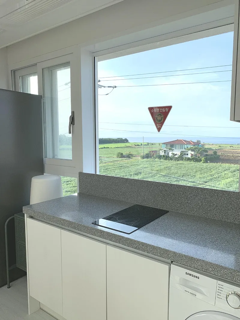 [Aewol, Jeju] A detached townhouse with a jacuzzi overlooking the nearby sea, coastal road 1 91